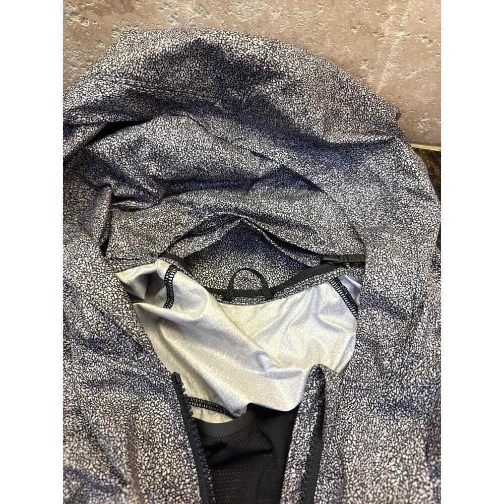 Lululemon I Put A Shell On You Lightweight Cropped Jacket Women’s SZ 6 - Picture 9 of 11